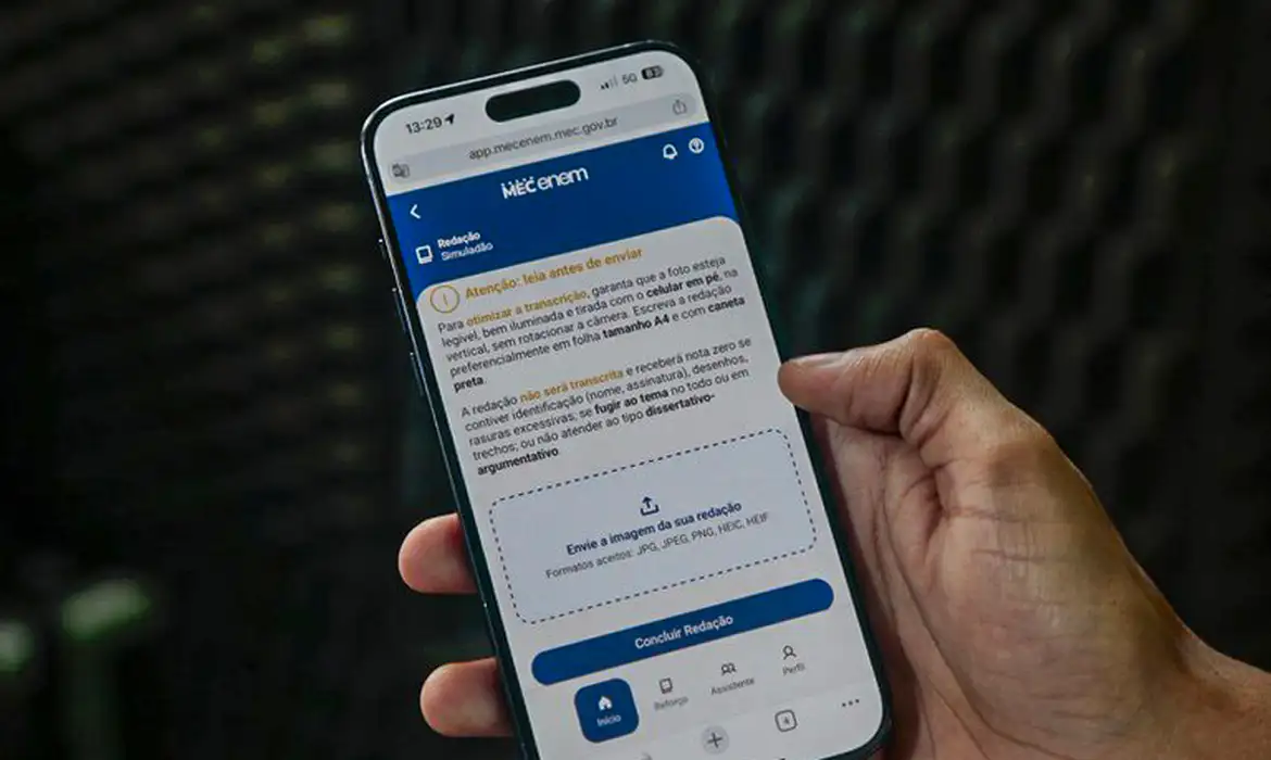No momento você está vendo Enem: aplicativo do MEC traz simulados e correção de redações