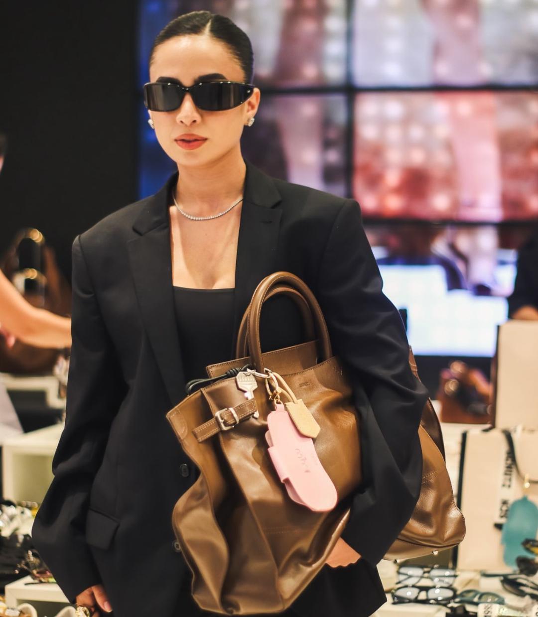 No momento você está vendo Ateliê 2 lança peça exclusiva em parceria com a influenciadora Rebecca Brelaz