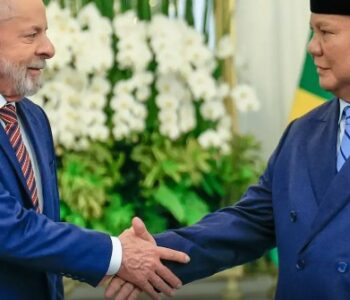 Brasil e Indonésia firmam acordos; Lula confirma candidatura em 2026