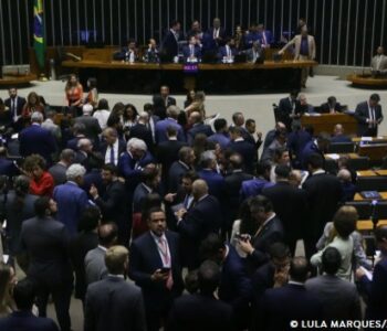 Câmara aprova isenção do IR para quem ganha até R$ 5 mil