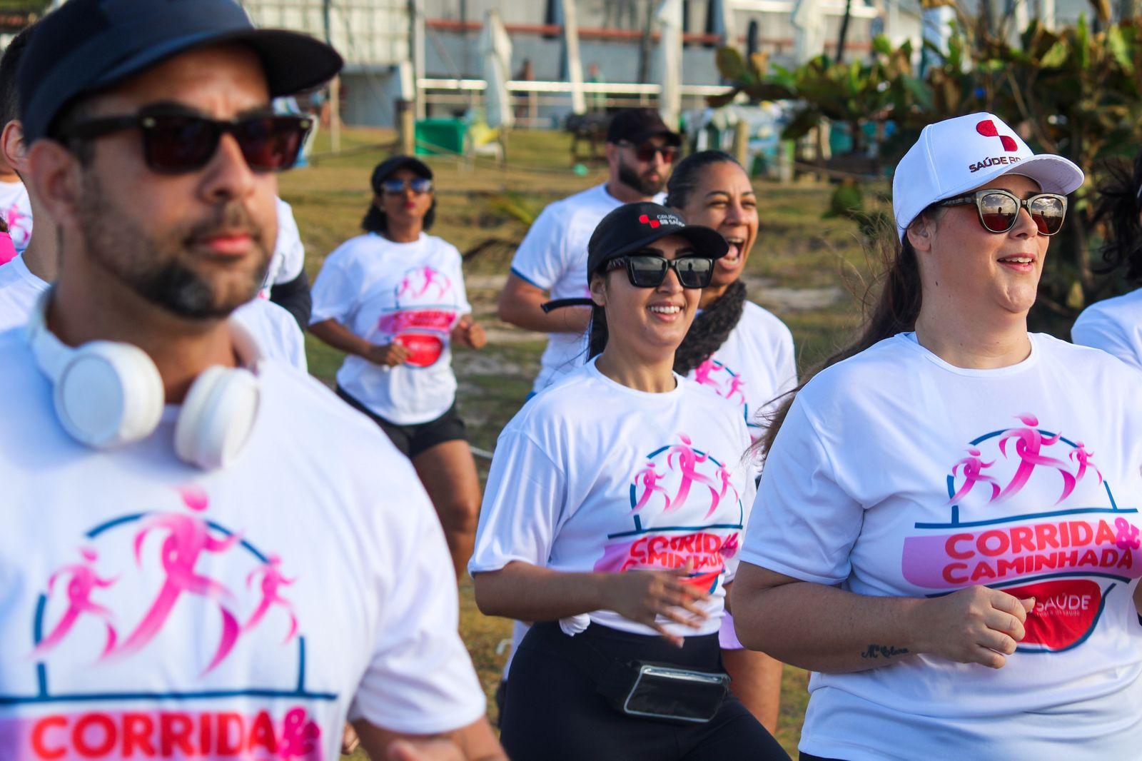 No momento você está vendo Corrida e Caminhada celebram saúde, integração e prevenção no Outubro Rosa