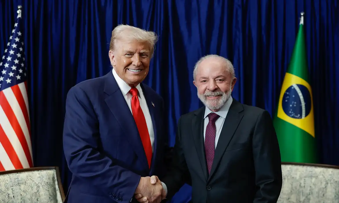 No momento você está vendo Trump se reúne com Lula e diz admirar a carreira do presidente do Brasil