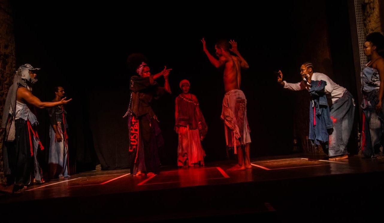 No momento você está vendo Teatro Módulo: projeto Terças Culturais encerra 2025 com espetáculo-impacto sobre racismo