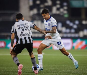 Com lesões e expulsão o Bahia perde para o Botafogo