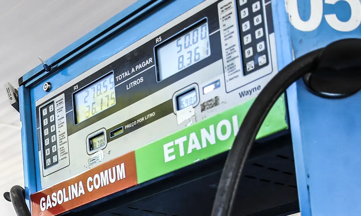 No momento você está vendo Petrobras reduz preço da gasolina em 4,9% a partir de terça-feira