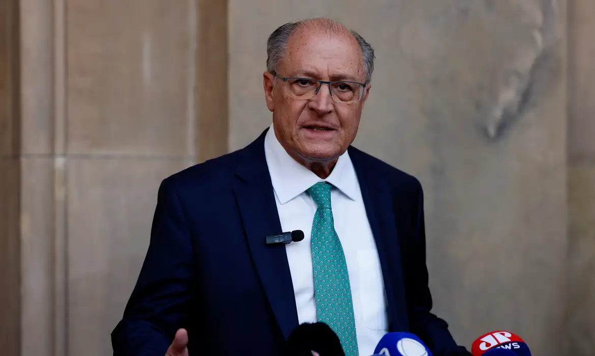 No momento você está vendo “Estamos muito otimistas”, diz Alckmin após conversa de Lula e Trump que promete encontro
