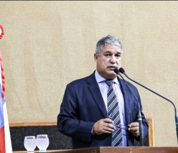 “ACM Neto foi à China fazer turismo”, diz Rosemberg