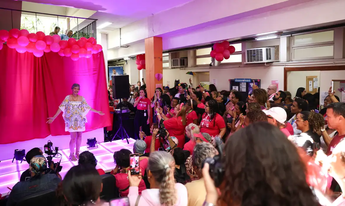 No momento você está vendo Inca promove autoestima de pacientes em celebração do Outubro Rosa