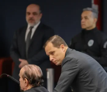 Mauro Cid passa por audiência no STF e retira tornozeleira eletrônica