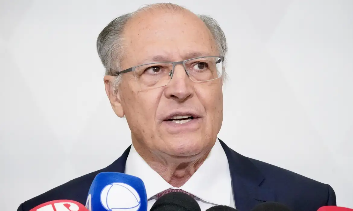 No momento você está vendo Alckmin diz esperar queda dos juros na próxima reunião do Copom