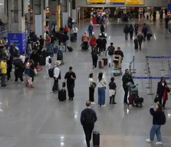 Turismo internacional no Brasil bate recorde em 2025