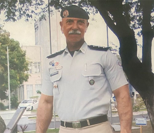 No momento você está vendo União das Entidades Representativas dos Militares Estaduais homenageia famílias e veteranos pelos 200 anos da PM-BA