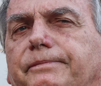 Apoiadores incitam caminhoneiros para que entrem em greve pela soltura de Bolsonaro