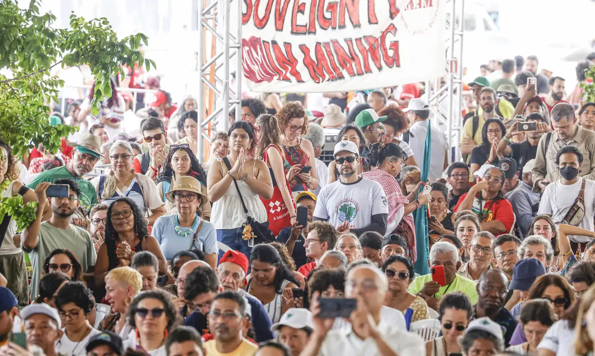 No momento você está vendo Cúpula dos Povos repudia falsas soluções e critica modelo capitalista