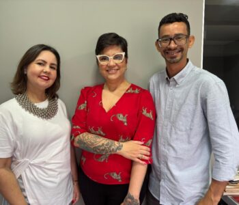 ATcom implementa protocolo pioneiro de IA para assessoria de comunicação