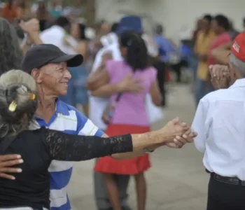 Expectativa de vida no país sobe para 76,6 anos, a maior já registrada