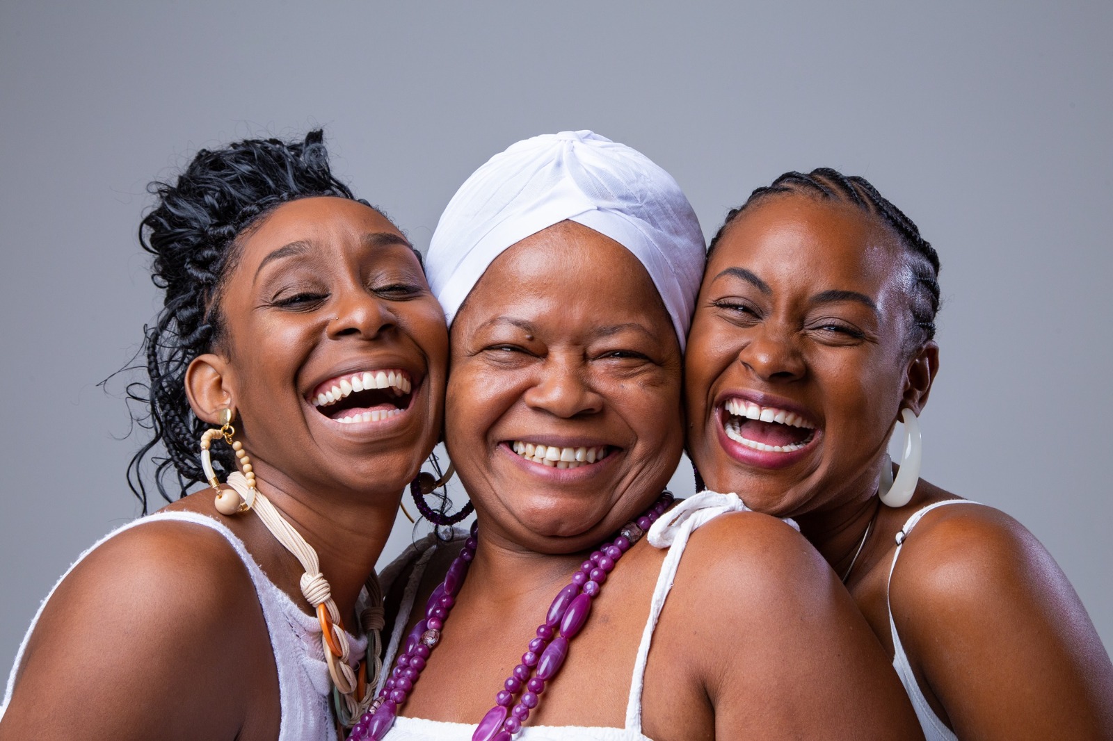 No momento você está vendo “Elas (En) Cena” reúne três espetáculos e revela a potência do teatro feito por mulheres na Bahia