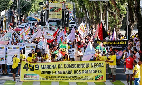 No momento você está vendo Memória e resistência: Marcha da Consciência Negra 2025 toma as ruas de Salvador