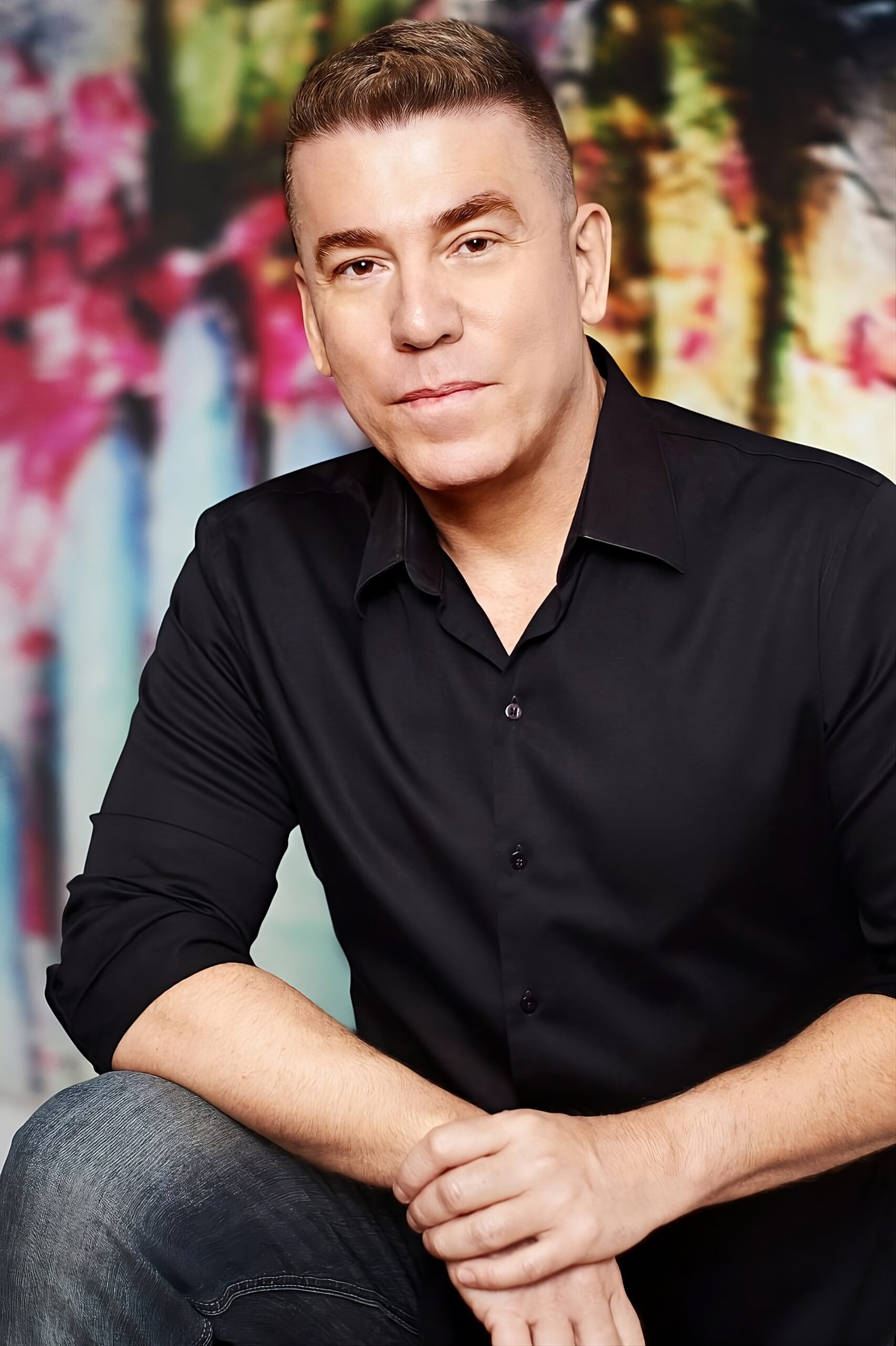 No momento você está vendo Marcos Costa ministra cursos gratuitos de maquiagem em Salvador e Alagoinhas