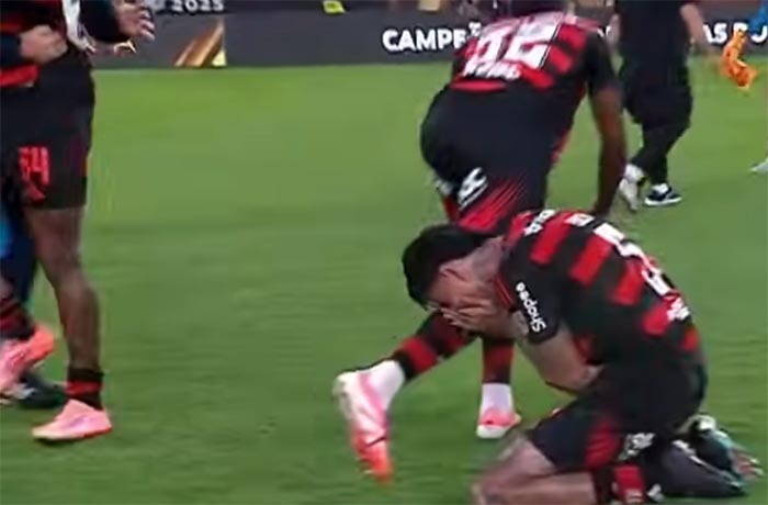 No momento você está vendo Flamengo vence Palmeiras e vira 1º brasileiro tetra da Libertadores