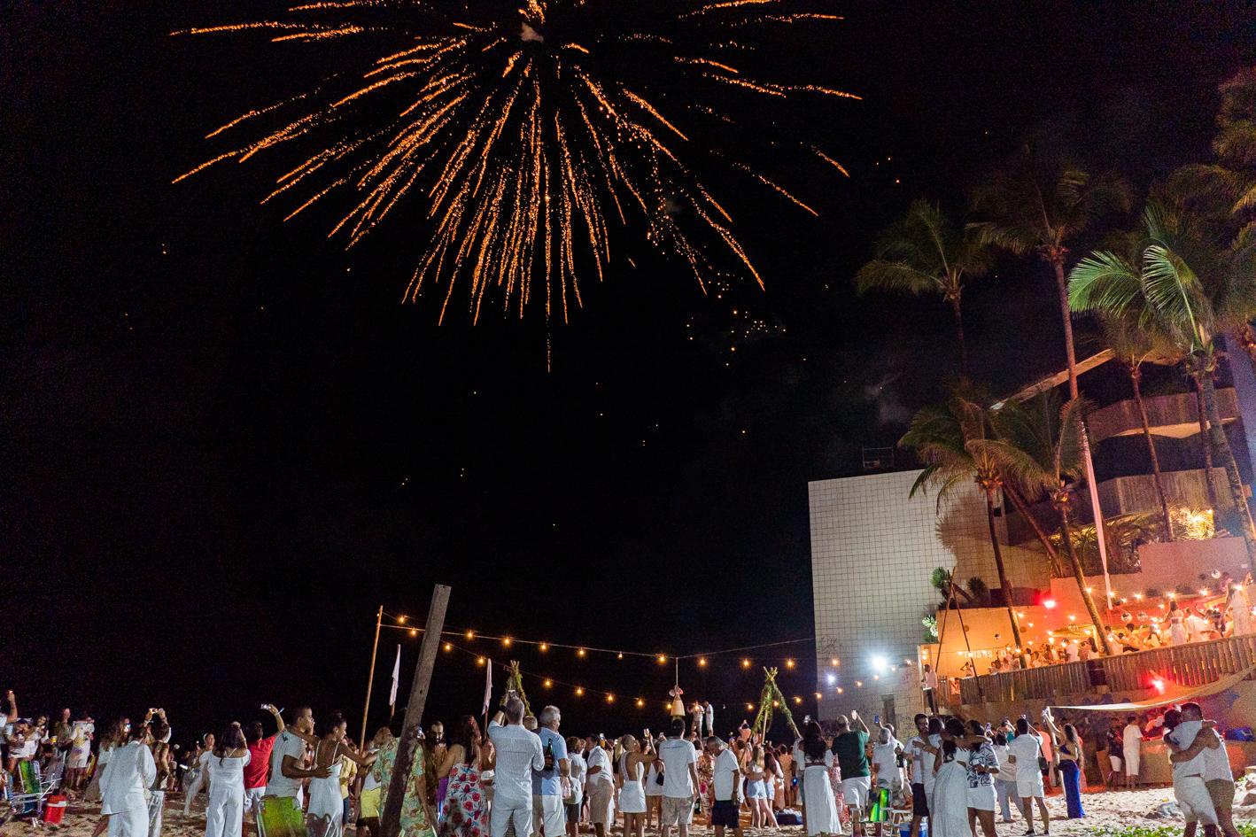 No momento você está vendo Réveillon Pé na Areia no Blue Praia promete virada premium à beira-mar