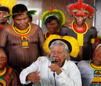 Cacique Raoni critica exploração de petróleo na Amazônia durante COP30