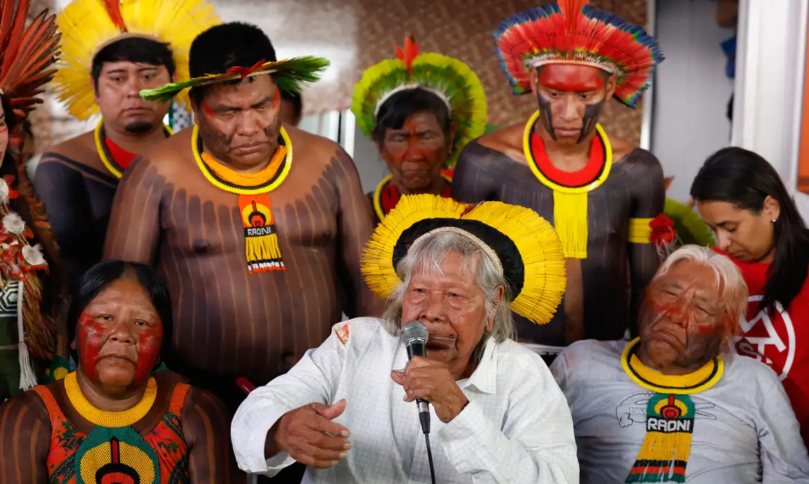 No momento você está vendo Cacique Raoni critica exploração de petróleo na Amazônia durante COP30