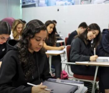 Conheça as regras para a prova de redação do Enem 2025 no domingo