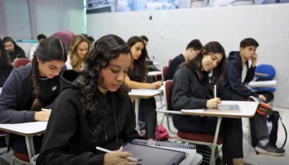 No momento você está vendo Conheça as regras para a prova de redação do Enem 2025 no domingo