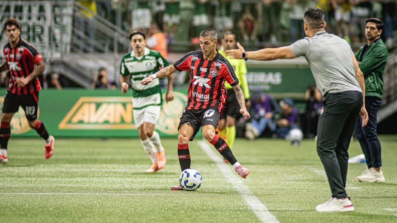 No momento você está vendo Vitória consegue empate com Palmeiras e ainda respira