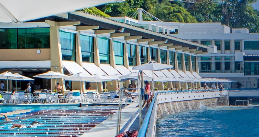 No momento você está vendo Ex-Comodoro ganha vários processos contra Conselho do Yacht que pagará indenizações