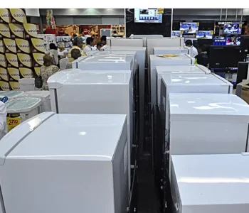 Vendas no comércio voltam a ganhar fôlego e crescem 0,5% em outubro