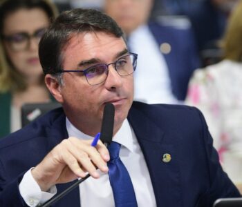 Flávio escolhido por Bolsonaro para concorrer à Presidência em 2026