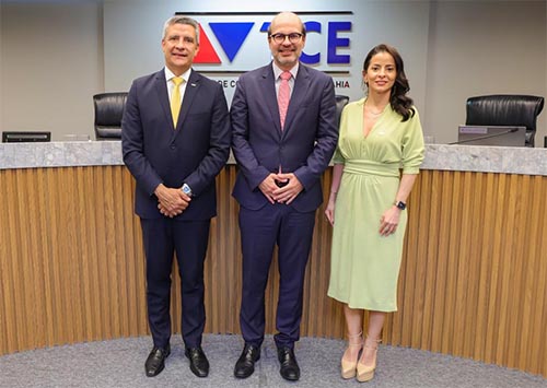 No momento você está vendo GILDÁSIO PENEDO ELEITO PRESIDENTE DO TCE/BA