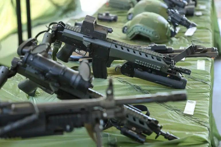 No momento você está vendo Senado aprova PL Antifacção com penas que podem chegar a 120 anos