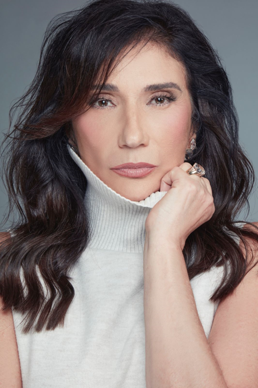 No momento você está vendo CAIXA CULTURAL SALVADOR APRESENTA ZIZI POSSI COM O SHOW “DE VOLTA AO COMEÇO”