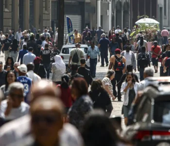 Mais de 8,6 milhões deixam pobreza; Brasil tem melhor nível desde 2012