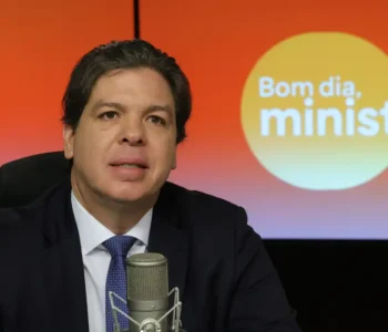 Governo diz que conectará 100% das escolas até fim de 2026