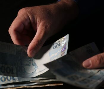 Mercado reduz previsão da inflação para 4,43% este ano