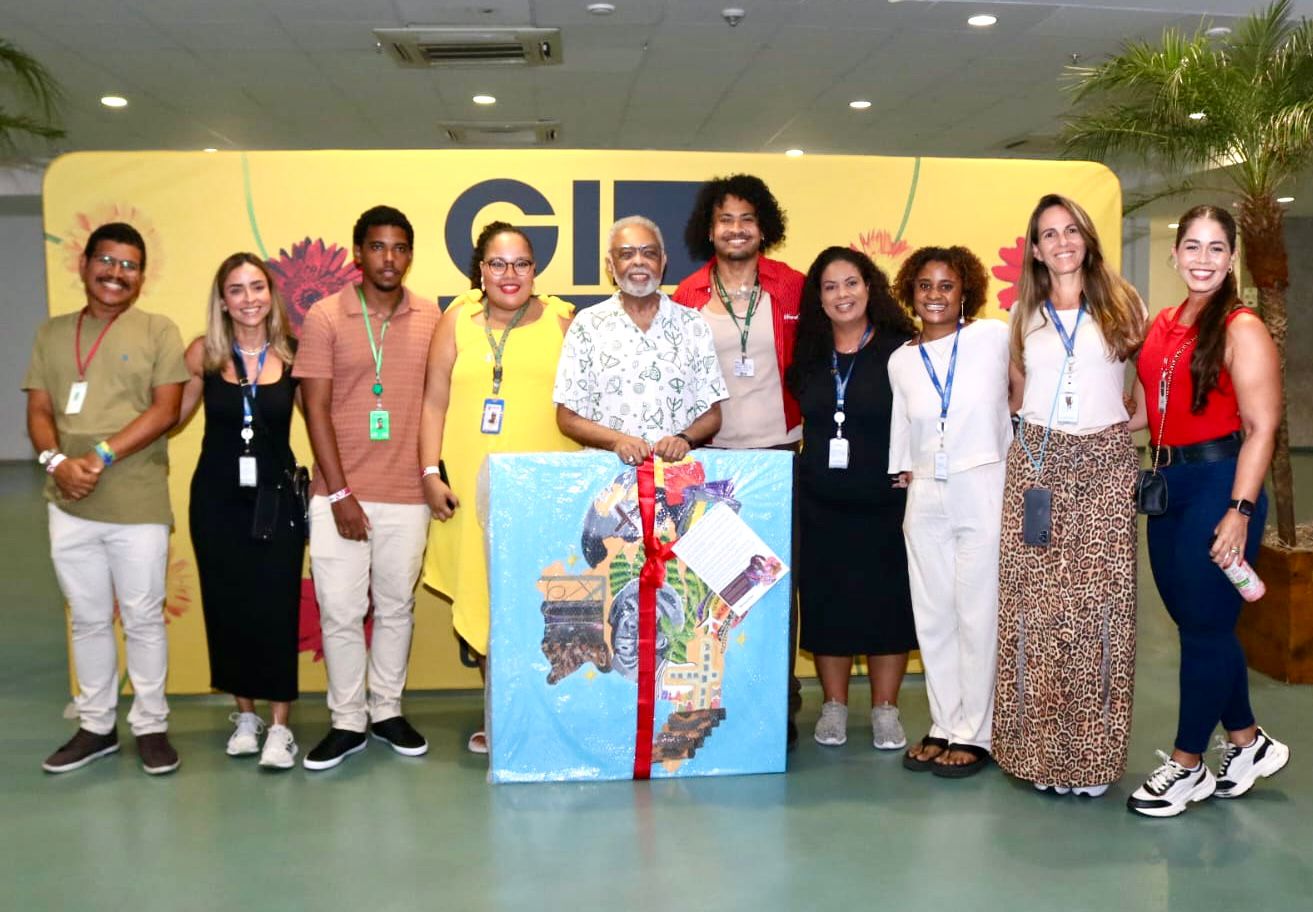 No momento você está vendo Arena Fonte Nova homenageia Gilberto Gil com exposição de obras da APAE de Salvador