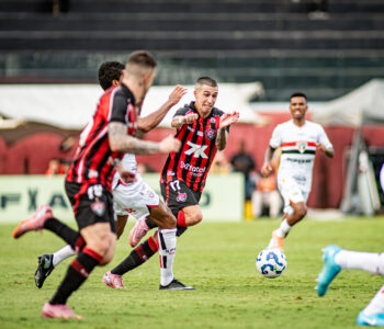 Vitória vence São Paulo e se mantém na Série A. Bahia perde para Fluminense e fica em sétimo