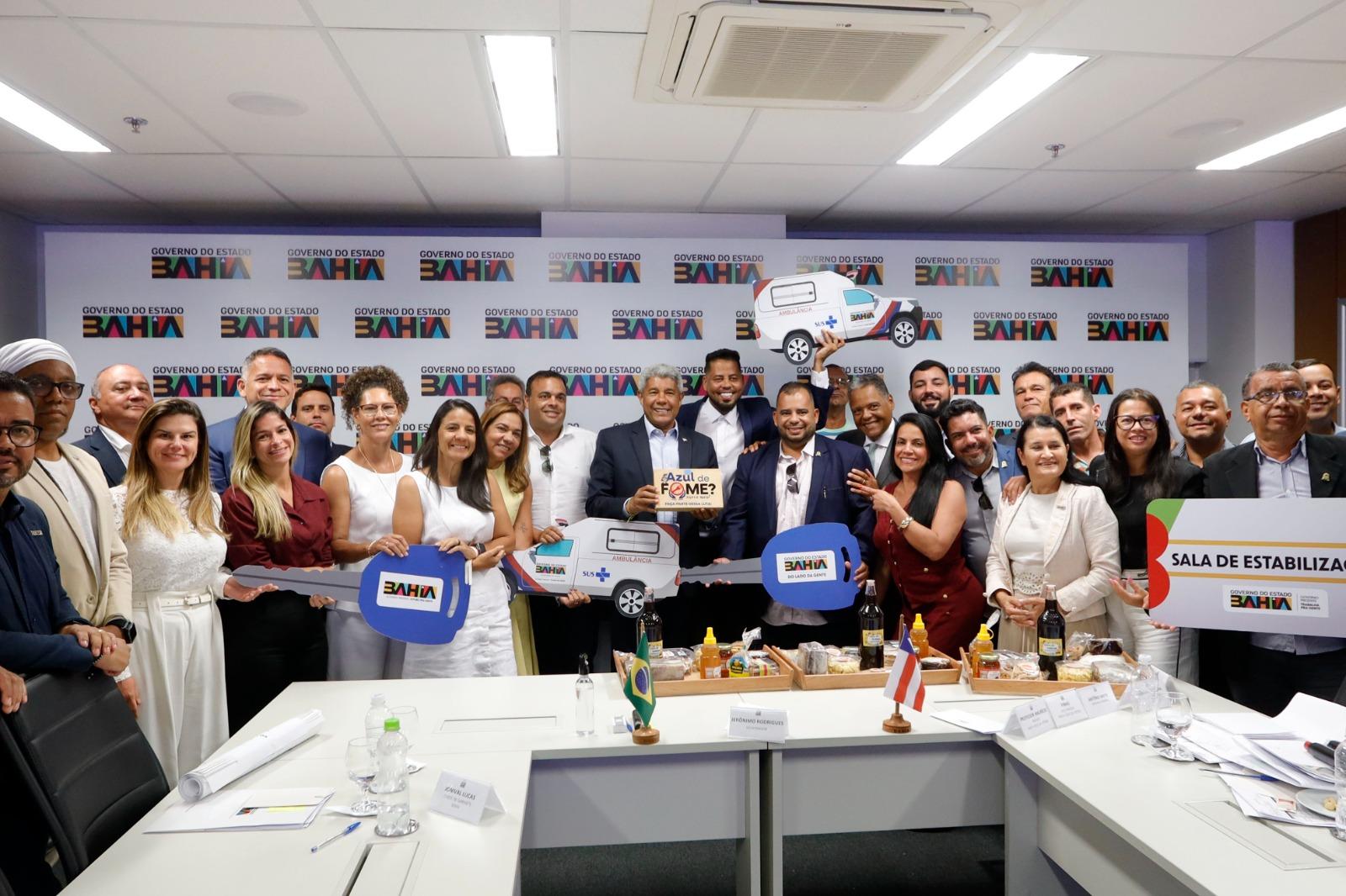 No momento você está vendo Governador e prefeito discutem obras e projetos para Santa Cruz da Vitória