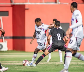 Vitória e Atlético empatam sem gols na abertura do Baianão