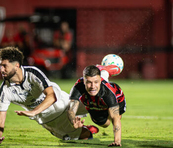 Bahia e Vitória vencem na estreia do Brasileirão