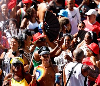 Ativistas denunciam ‘blackface’ em fantasias de carnaval