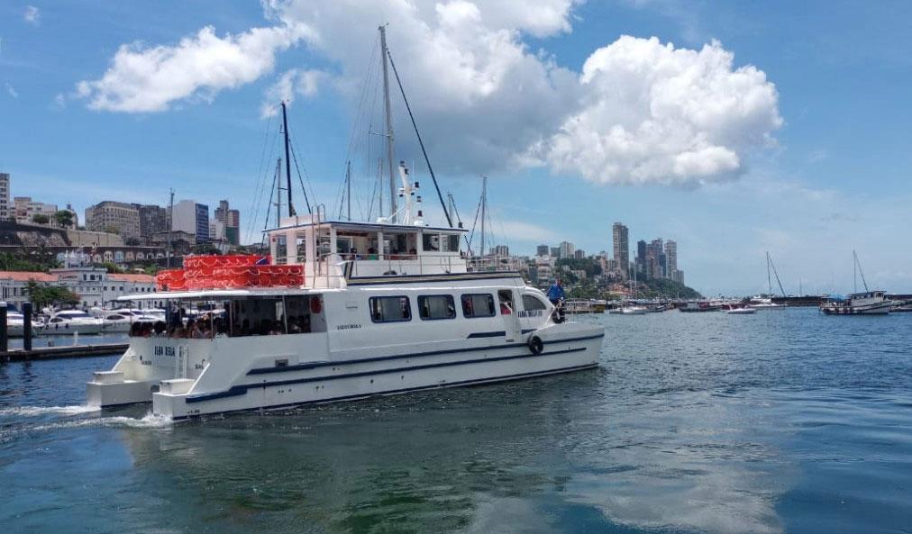 No momento você está vendo Travessia Salvador–Morro de São Paulo: expectativa de lotações completas e grande fluxo de passageiros