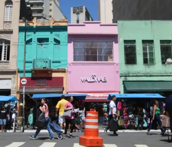 Consumo das famílias compensa juros e leva desemprego ao menor nível