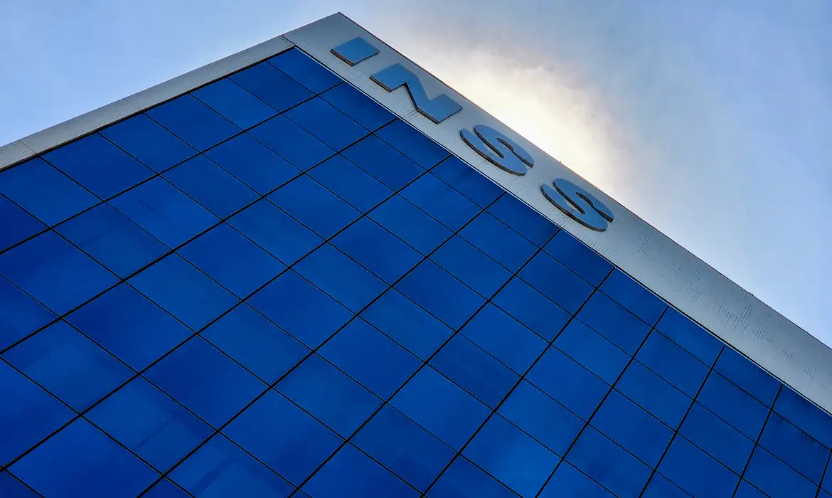 No momento você está vendo INSS não deixará de pagar aposentadoria a quem não tem nova identidade