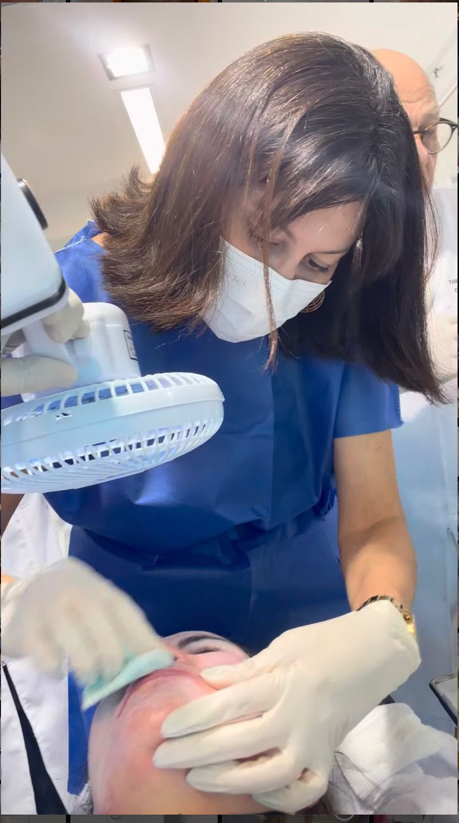 No momento você está vendo Dra. Clarissa Iole é a primeira médica baiana certificada para aplicar peeling profundo sem fenol