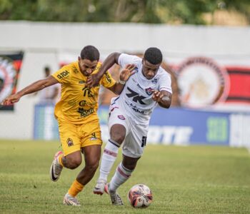 Porto e Vitória empatam em jogo encardido no sul